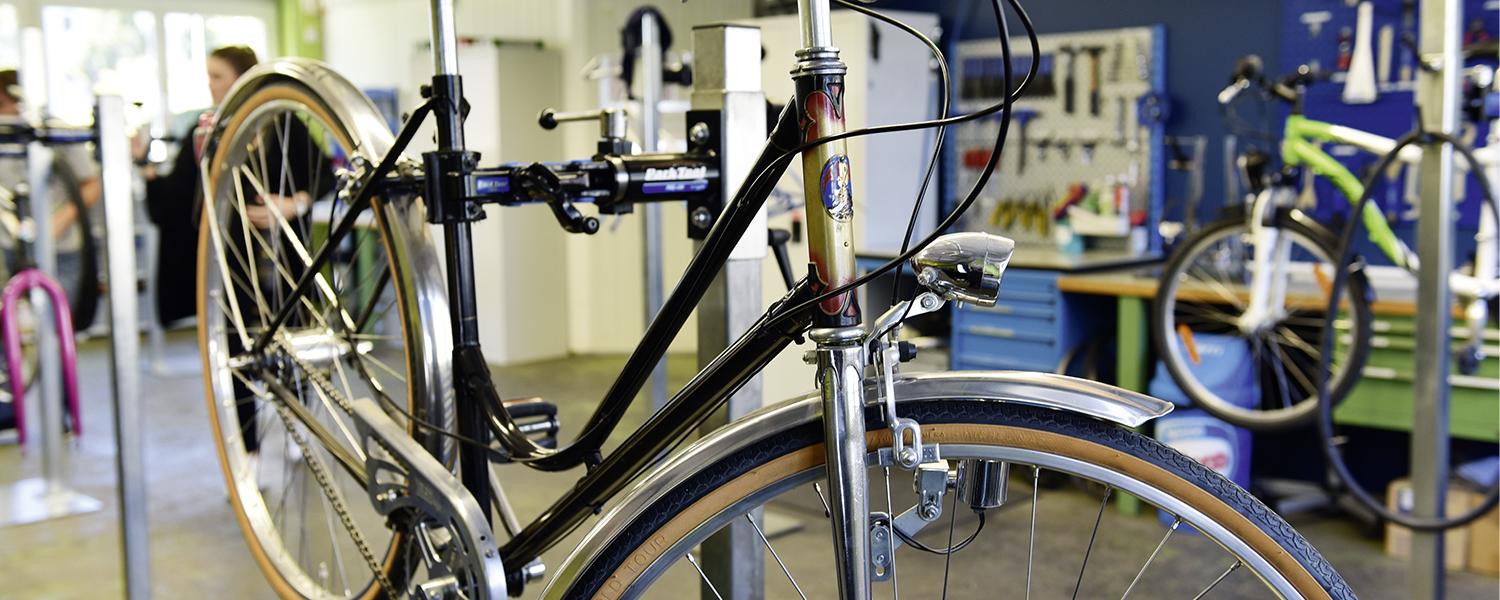 fahrrad reparatur und reinigung werkstatt für behinderte